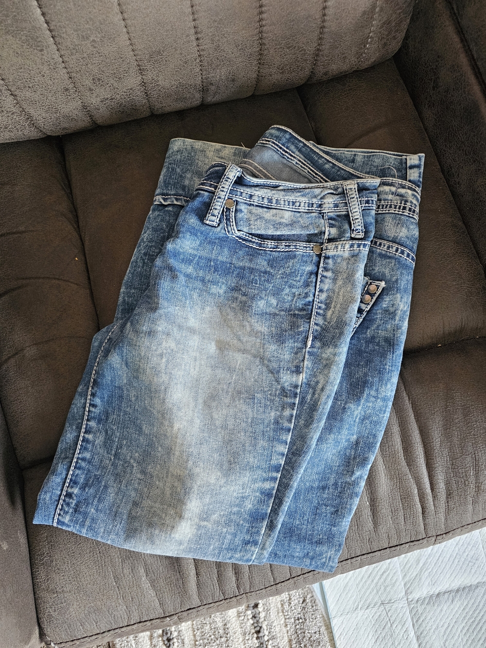 Decree Women's Faded Blue Relaxed Capris